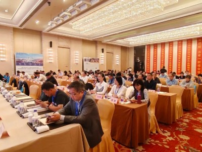 中国塑料异型材及门窗行业年会举行，共谋高质量发展之道
