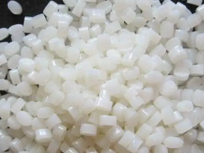 塑料世界的奥秘：从基础到高端的全面解析